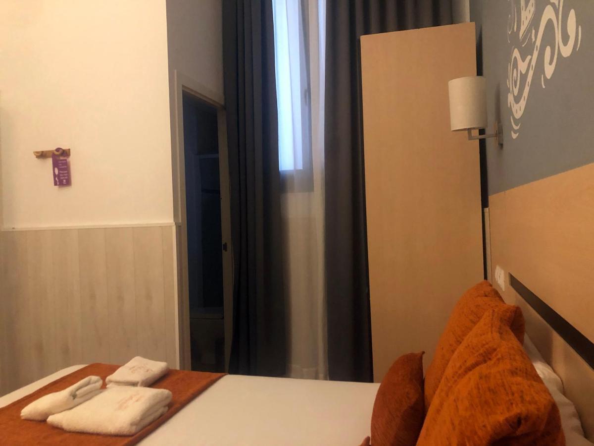 Hostal Live Natura Barcelona (Adults Only) Ngoại thất bức ảnh