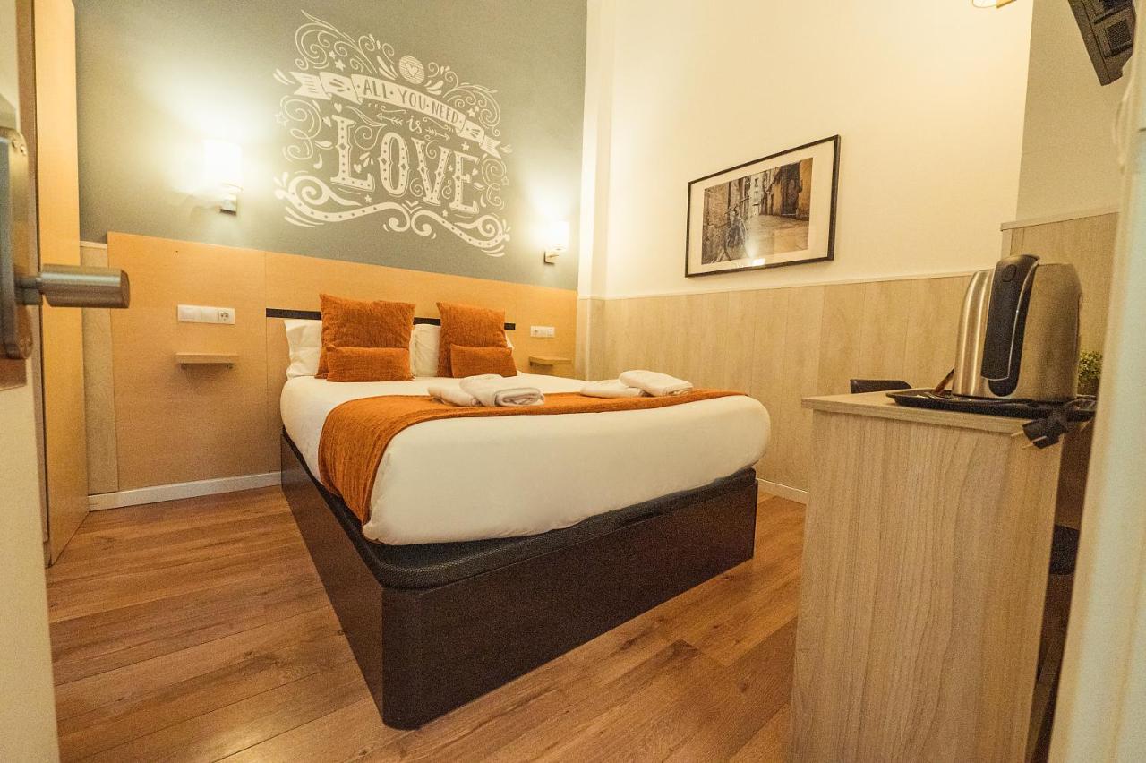 Hostal Live Natura Barcelona (Adults Only) Ngoại thất bức ảnh