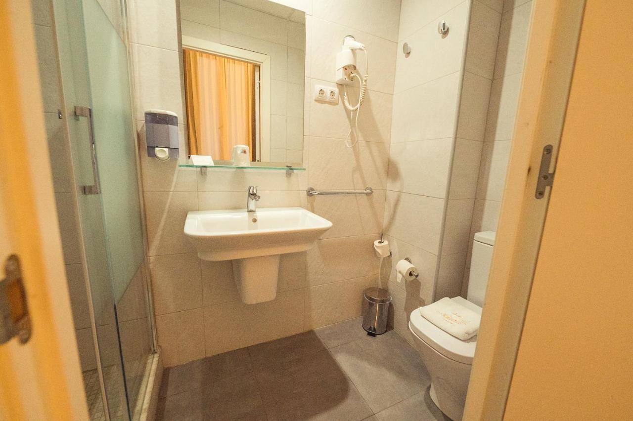 Hostal Live Natura Barcelona (Adults Only) Ngoại thất bức ảnh