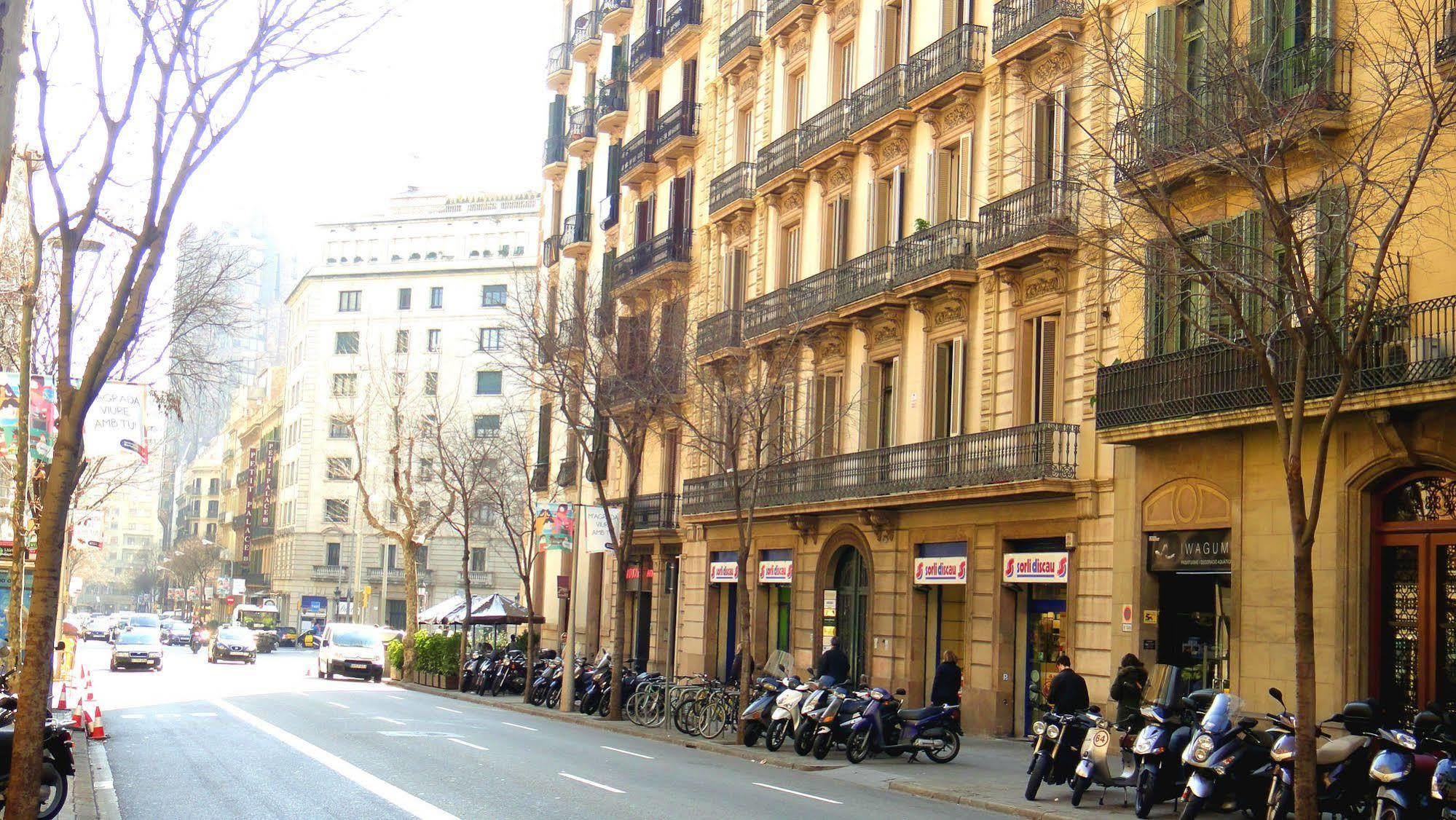 Hostal Live Natura Barcelona (Adults Only) Ngoại thất bức ảnh
